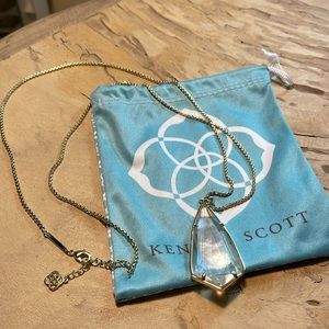 KENDRA SCOTT - Floating Mother of Pearl Crystal Pendant Chain Necklace in Gold